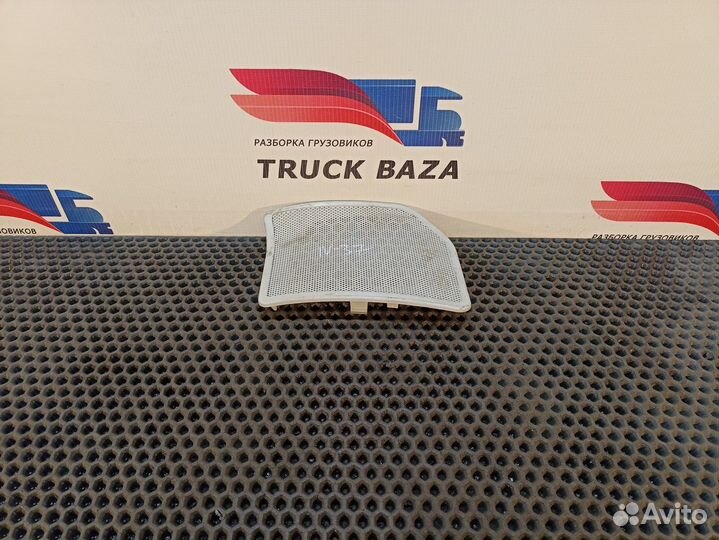 504169390 Решетка динамика левая Iveco Stralis