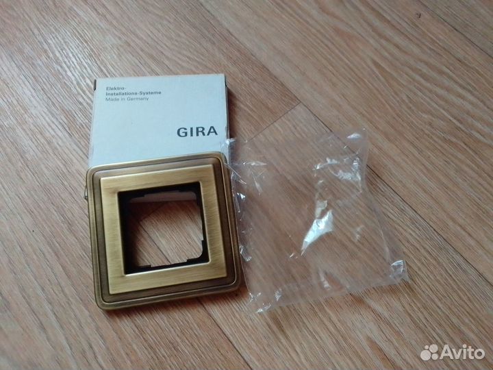 Рамка gira Classic, бронза 1 мест и 2 мест
