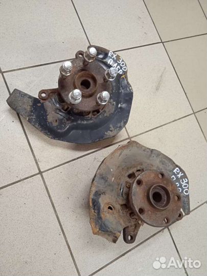 Поворотный кулак lexus RX300