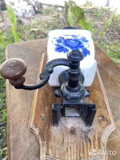 Кофемолка настенная