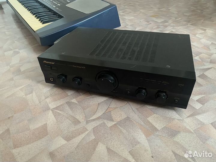 Синтезатор korg pa500, усилитель Pioneer, микшер