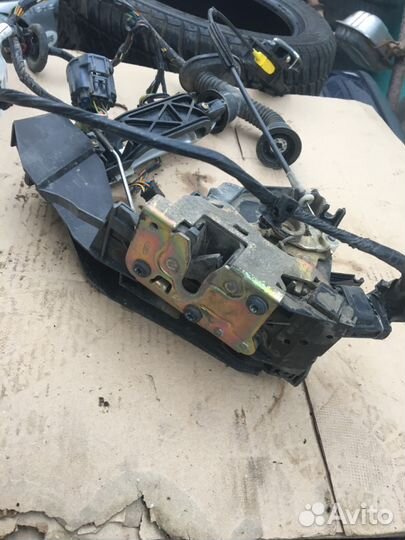 Форд Фокус-1 замок на водительскую дверь