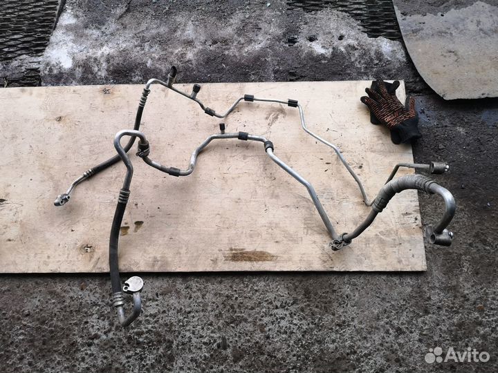 Трубка шланг кондиционера на VW Passat B7 CC 08-17