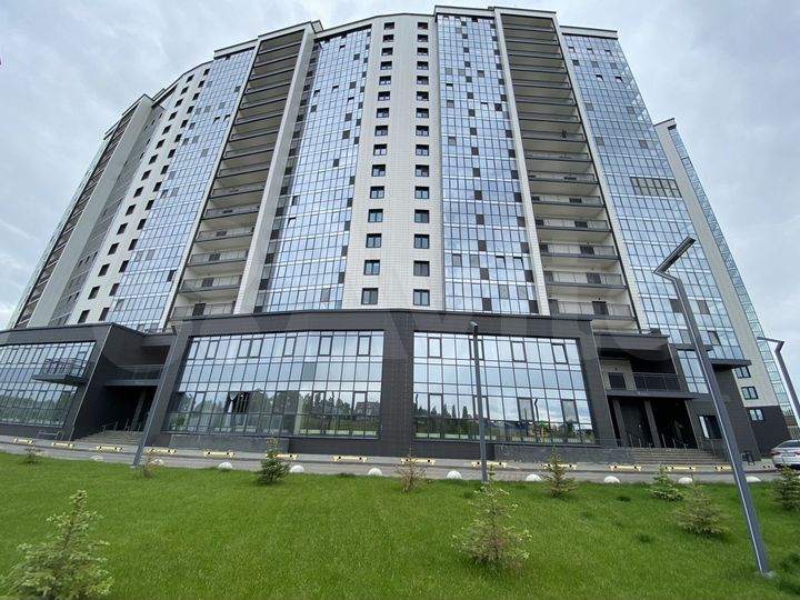 3-к. квартира, 60 м², 1/18 эт.