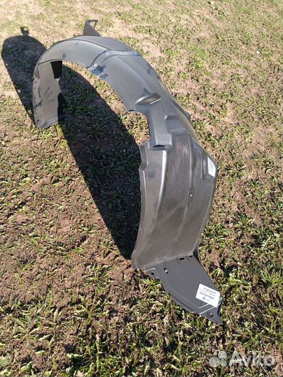 Передний правый подкрылок Kia Rio 3