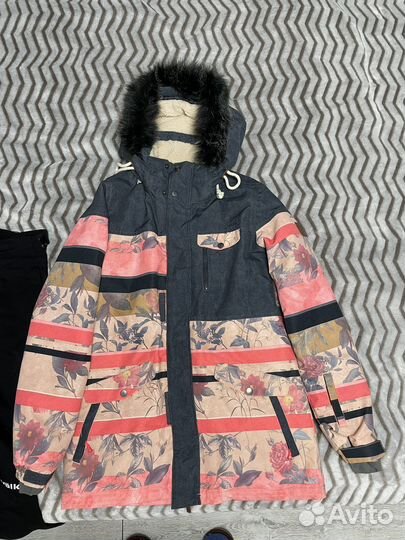 Сноубордическая куртка