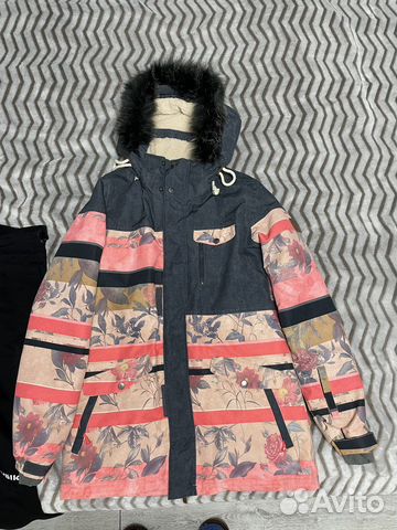 Сноубордическая куртка