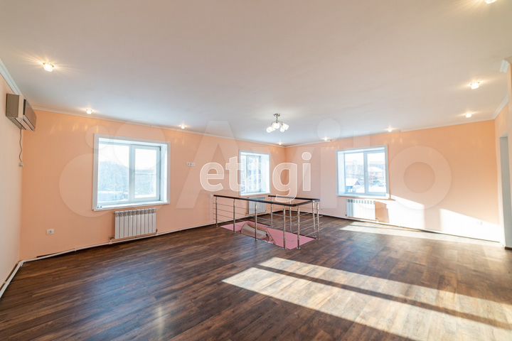 Коттедж 178,2 м² на участке 18,9 сот.