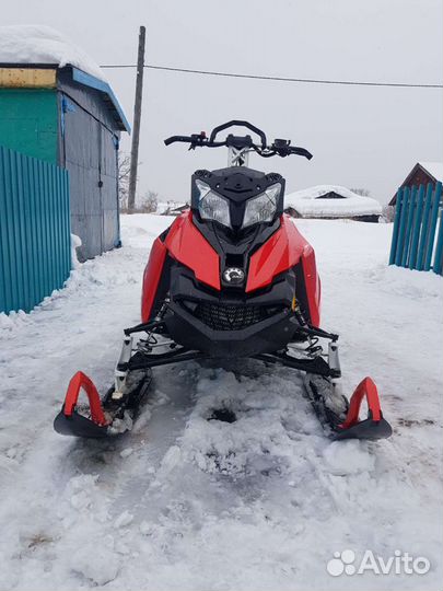 Продам Ski-Doo Summit 800R 2015 год