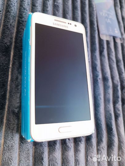 Samsung Galaxy A3 SM-A300F, 16 ГБ