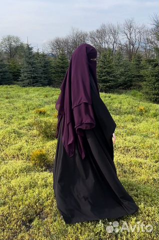 Издаль. Никаб