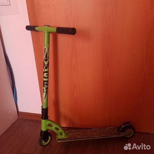 Трюковый самокат MGP