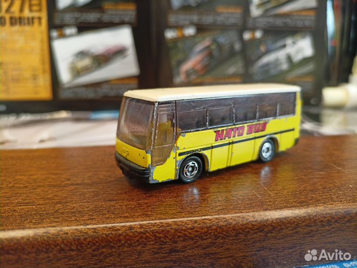 Isuzu super hi-decker bus tomica 1/145