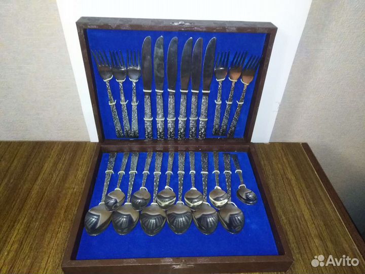 Набор новых столовых приборов. 24 предмета