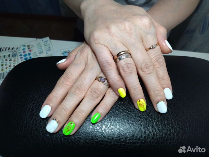 Маникюр и педикюр