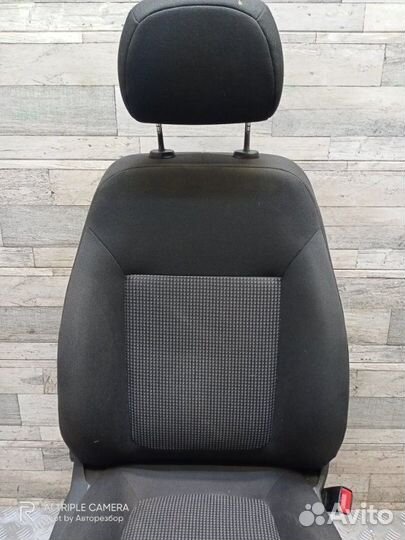 Сиденье переднее правое Opel Corsa D A12XER 2013