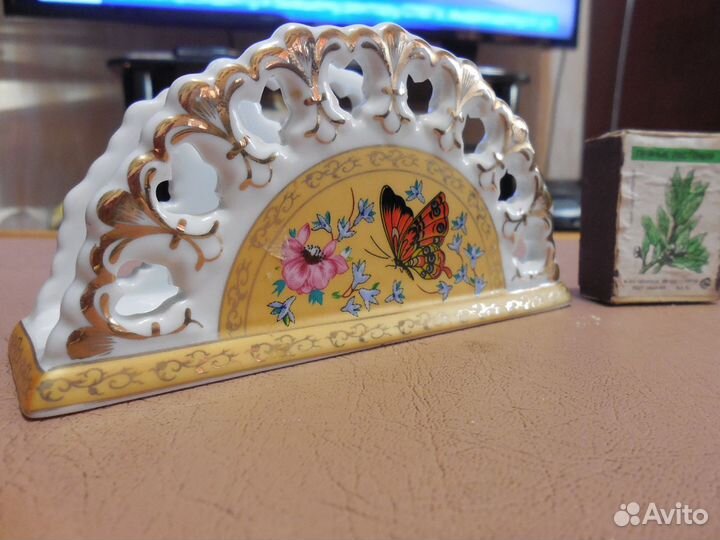 Кофейная чашка.Салфетница.Бутылочки Ваза