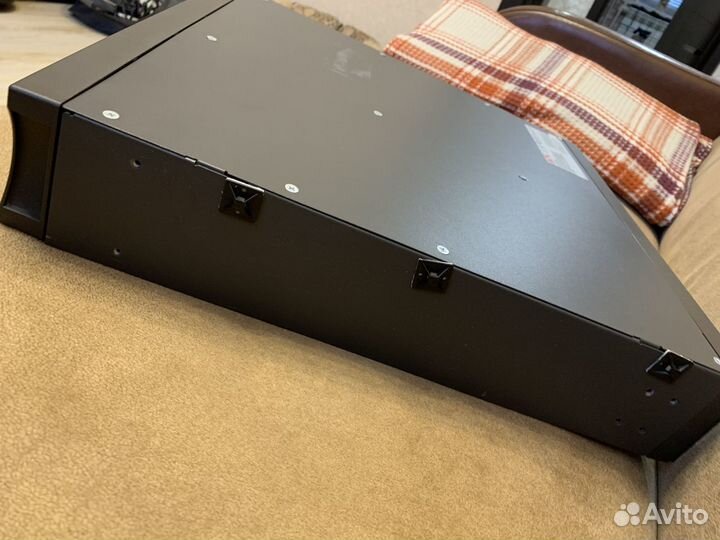 Источник бесперебойного питания APC