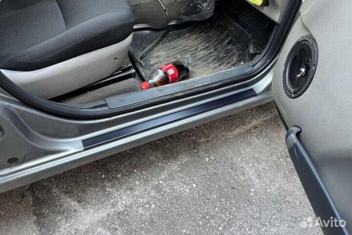 Эластичные накладки в проем дверей Веста