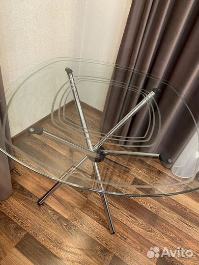 Продам стол стеклянный б/у