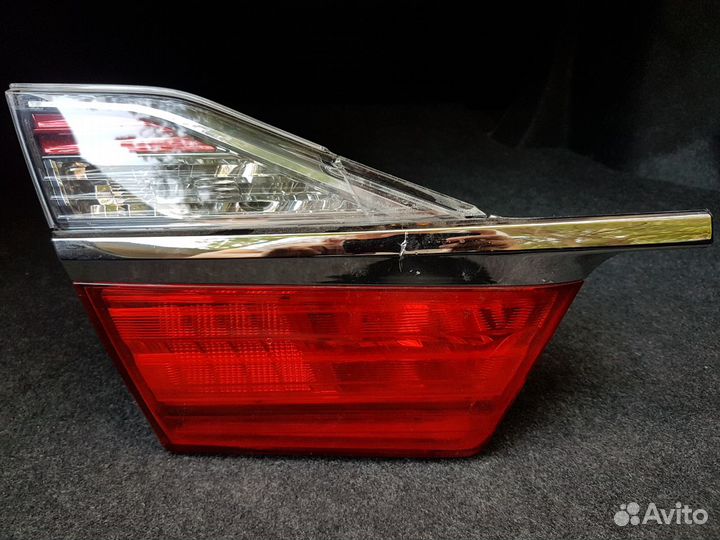 Задний фонарь на Toyota camry 2016 г