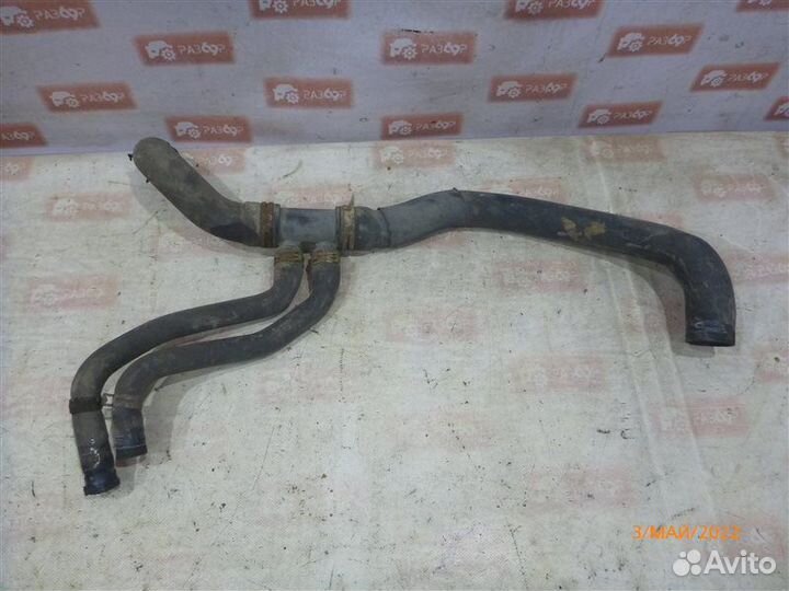 Патрубок системы охлаждения Land Rover Discovery