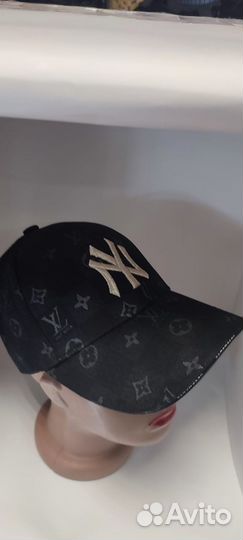 Кепки и бейсболки