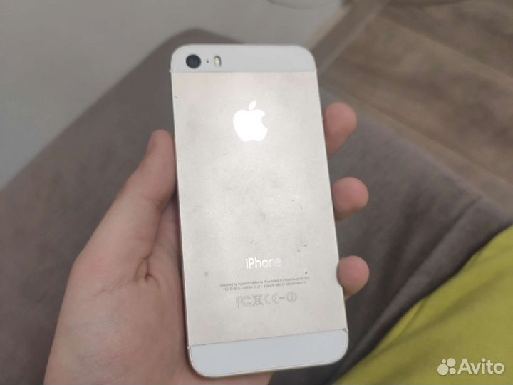 Телефон iPhone 5s