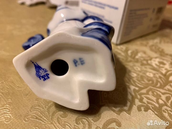 Мишка Хоккеист. Гжель Фарфор. Олимпиада Сочи 2014