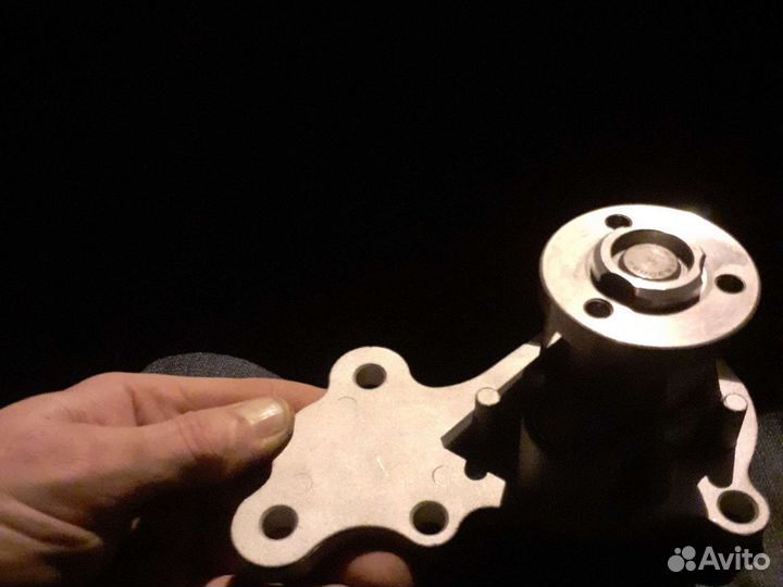 Помпа на chevrolet cobalt