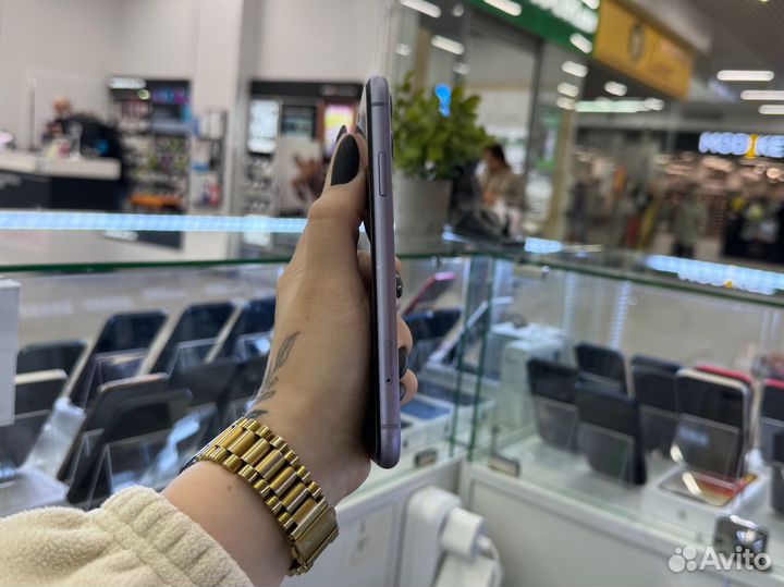 iPhone 11, 64 ГБ