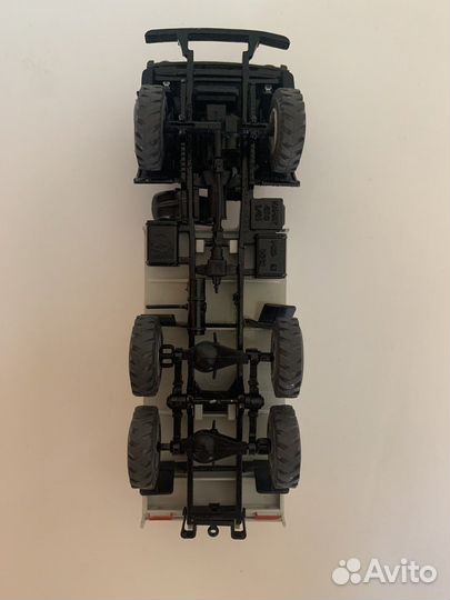 Модель 1:43 камаз 4310