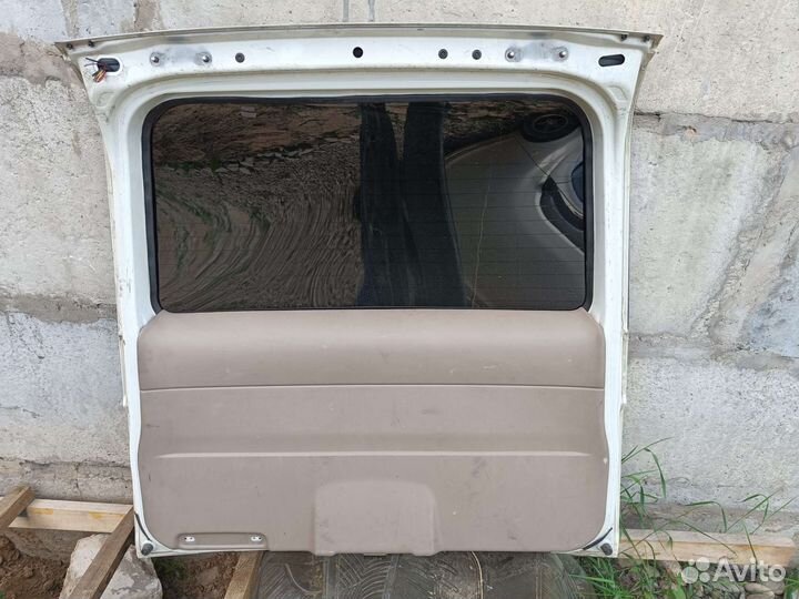 Дверь багажника Honda Stepwgn RF3