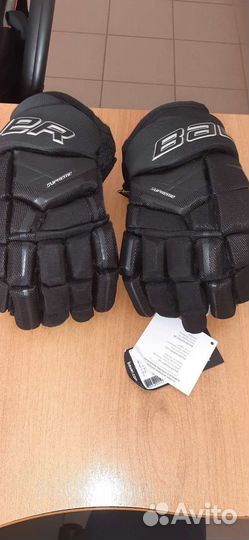 Перчатки хоккейные 14