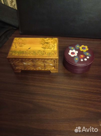 Шкатулки из дерева и кожи. Винтаж