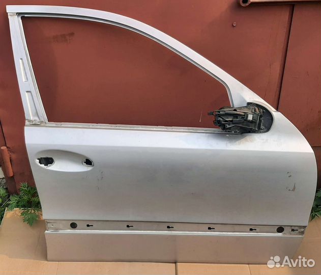 Дверь передняя правая Mercedes-Benz w211