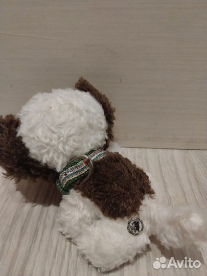 Собака плюшевая с ошейником