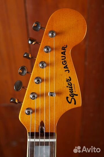 Новый Squier Classic Vibe '70s Jaguar (sunburst)