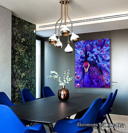 Синяя Картина с птицей Павлин в интерьер спальни