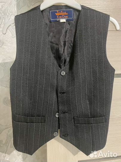 Жилетка доя мальчика 2 штуки размер 128