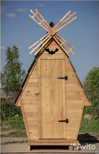 Уличный туалет деревянный BLU783
