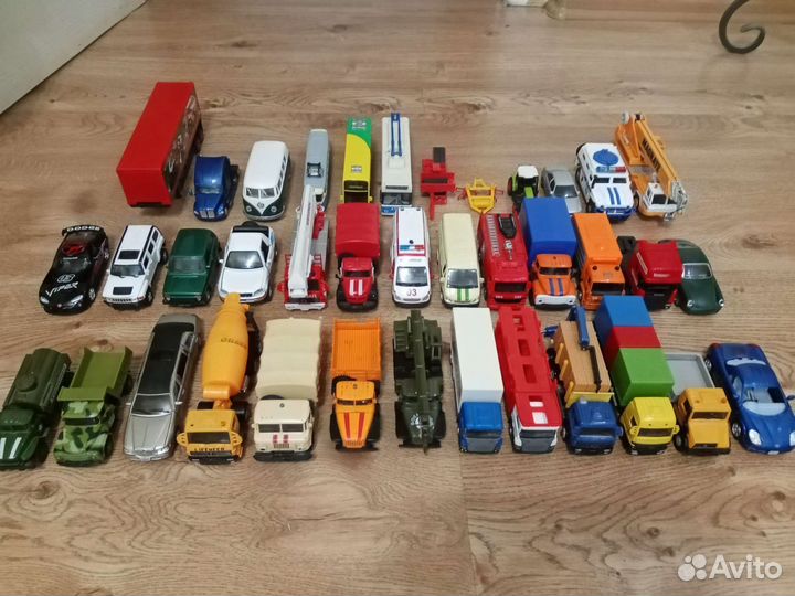 Машинки модельки 1:43