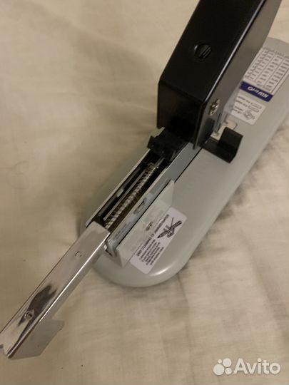 Степлер настольный Kw-Trio 50LB