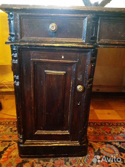 Старинный письменный двухтумбовый стол