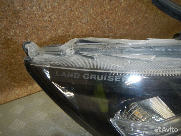 Фара правая Toyota Land Cruiser Prado