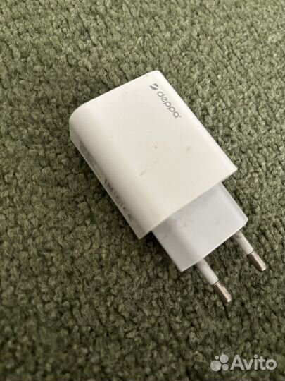 Блок зарядки iPhone