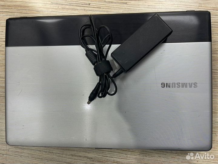 Ноутбук Samsung NP305E7A-S01