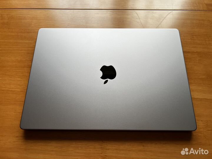 Macbook Pro16 m1max 64gb 1tb (один такой в России)