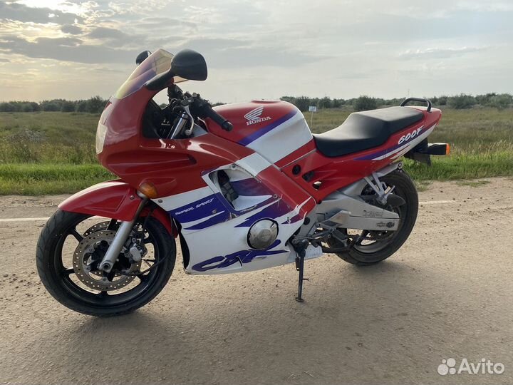 Honda cbr600f2