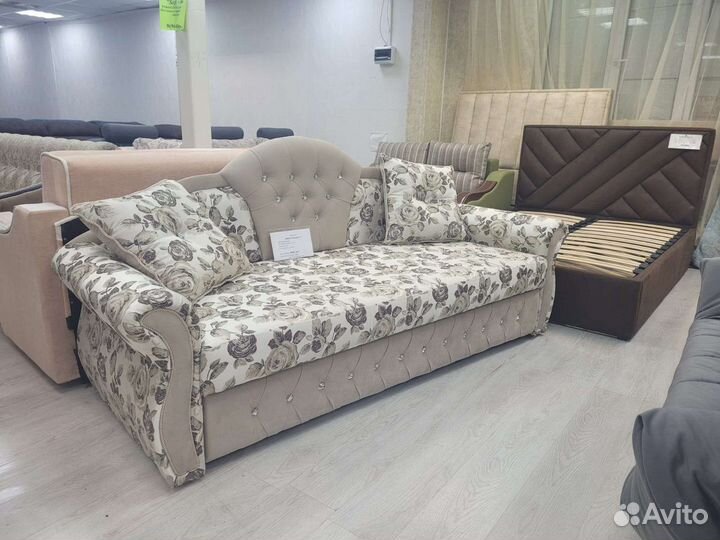 Диван мягкий